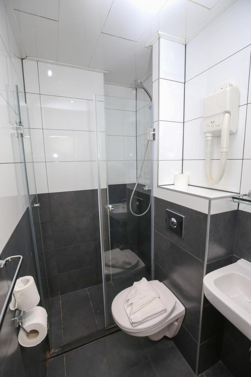 Small Double Room Private Bathroom,758617999:JPEG